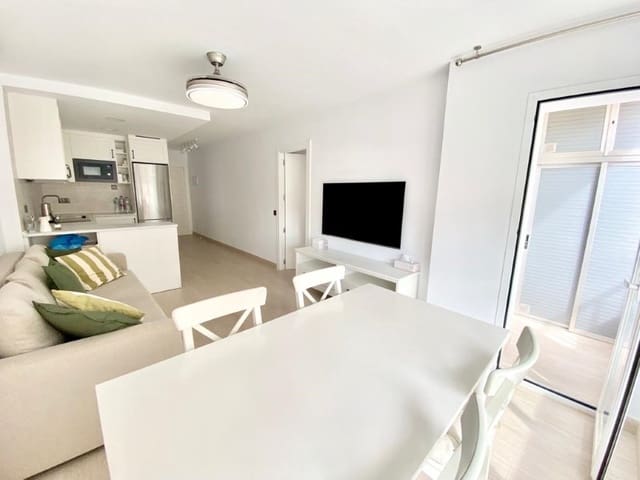 1 slaapkamer Flat te huur in Torre del Mar, Vélez-Málaga met zwembad garage - € 750 (Ref: 10042679)
