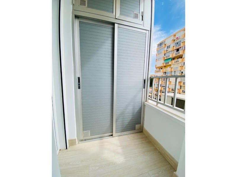1 slaapkamer Flat te huur in Torre del Mar met zwembad garage - € 750 (Ref: 10042679)