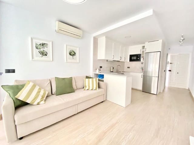 1 slaapkamer Flat te huur in Torre del Mar, Vélez-Málaga met zwembad garage - € 750 (Ref: 10042679)