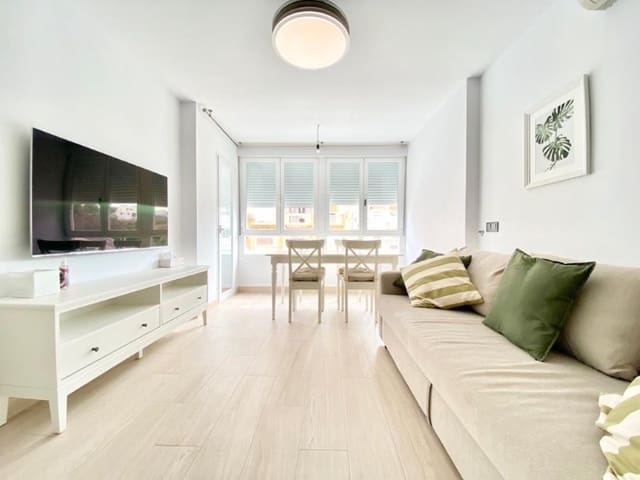 1 slaapkamer Flat te huur in Torre del Mar, Vélez-Málaga met zwembad garage - € 750 (Ref: 10042679)