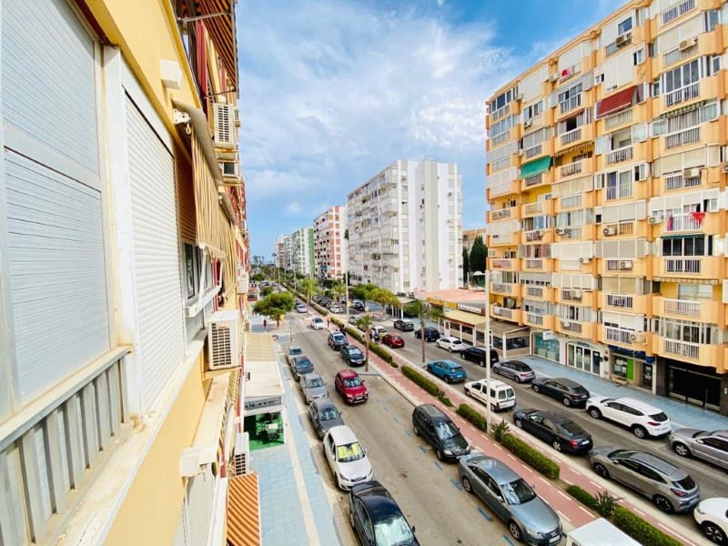 1 slaapkamer Flat te huur in Torre del Mar met zwembad garage - € 750 (Ref: 10042679)