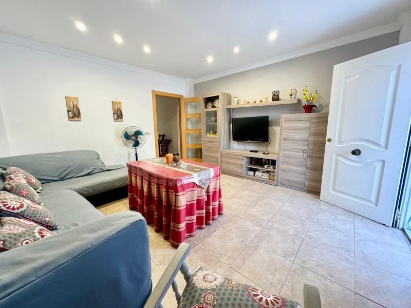 3 makuuhuone Omakotitalo vuokrattavana paikassa Torre del Mar - 800 € (Ref: 10047023)