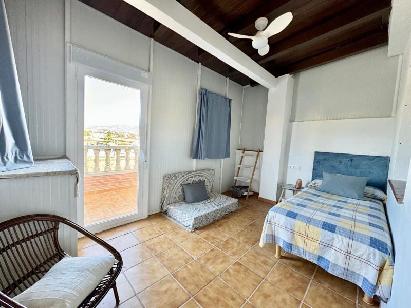 3 makuuhuone Omakotitalo vuokrattavana paikassa Torre del Mar - 800 € (Ref: 10047023)