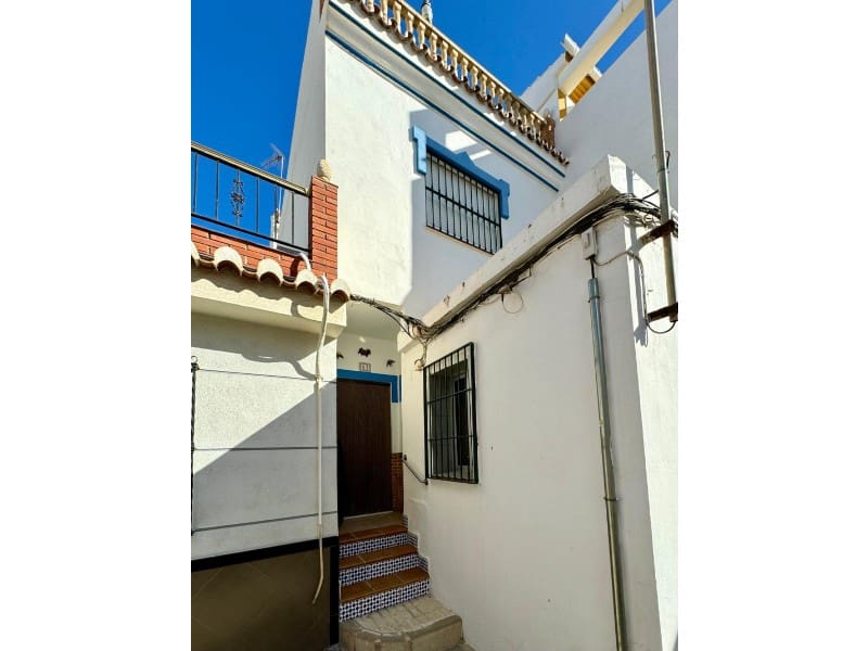 3 makuuhuone Omakotitalo vuokrattavana paikassa Torre del Mar - 800 € (Ref: 10047023)