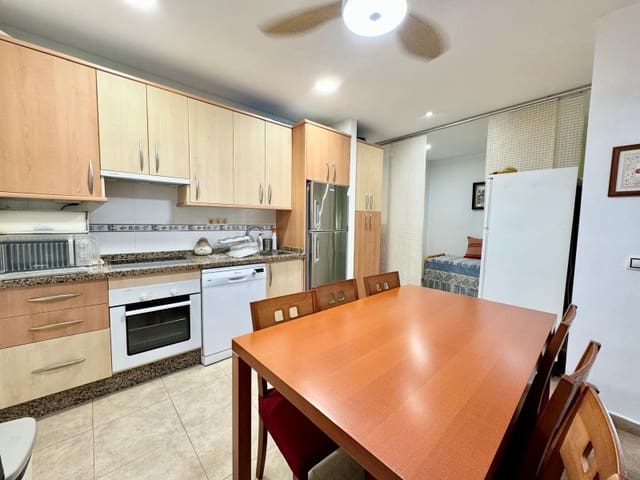 3 makuuhuone Omakotitalo vuokrattavana paikassa Torre del Mar, Vélez-Málaga - 800 € (Ref: 10047023)