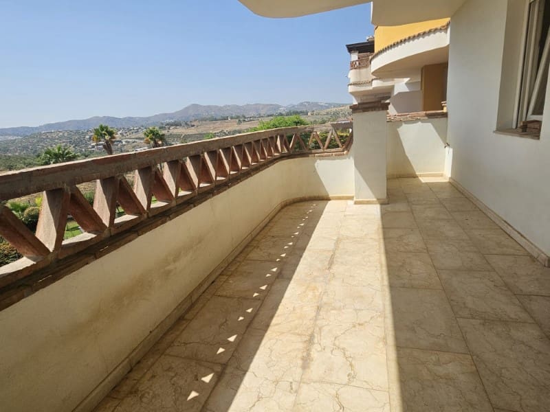 Piso de 2 habitaciones en Alcaucín en alquiler con piscina - 850 € (Ref: 10067676)