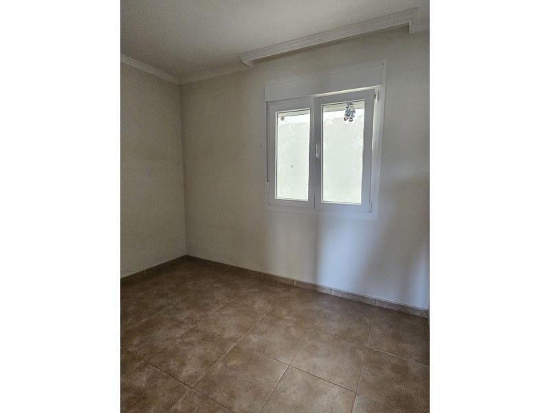 Piso de 2 habitaciones en Alcaucín en alquiler con piscina - 850 € (Ref: 10067676)