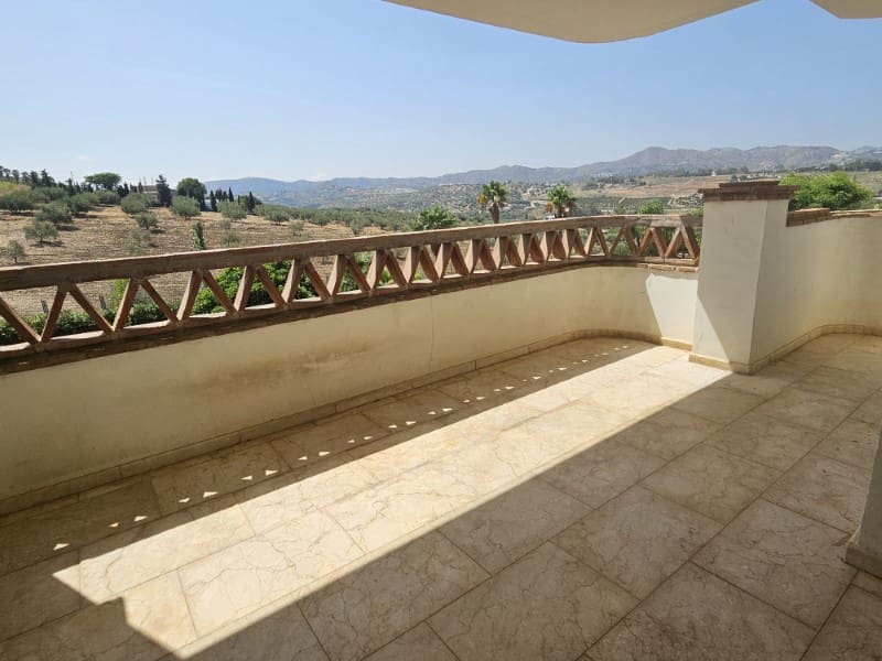 Piso de 2 habitaciones en Alcaucín en alquiler con piscina - 850 € (Ref: 10067676)