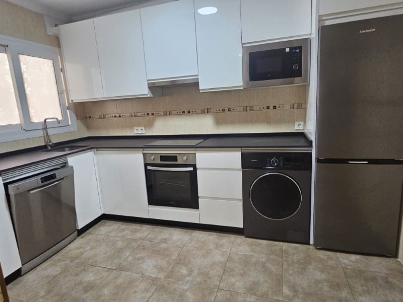 Piso de 2 habitaciones en Alcaucín en alquiler con piscina - 850 € (Ref: 10067676)