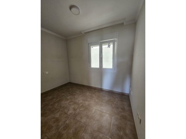 Piso de 2 habitaciones en Alcaucín en alquiler con piscina - 850 € (Ref: 10067676)