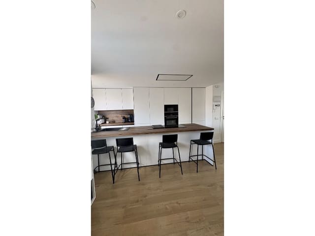 3 slaapkamer Flat te koop in Torre del Mar, Vélez-Málaga met zwembad garage - € 390.000 (Ref: 10086030)