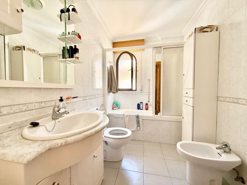 3 bedroom Flat for sale in Alhama de Granada with garage - € 189,900 (Ref: 10089395)