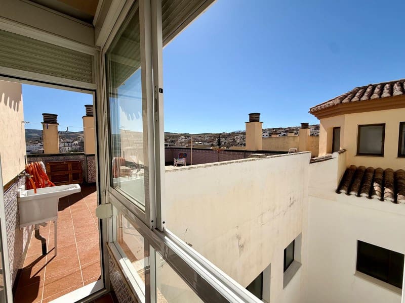 3 bedroom Flat for sale in Alhama de Granada with garage - € 189,900 (Ref: 10089395)
