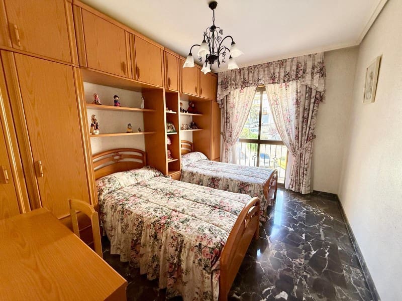 3 bedroom Flat for sale in Alhama de Granada with garage - € 189,900 (Ref: 10089395)