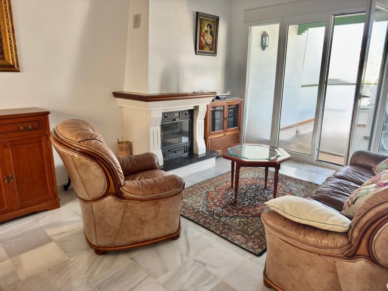 3 bedroom Villa for sale in Nerja with pool garage - € 399,000 (Ref: 10146673)