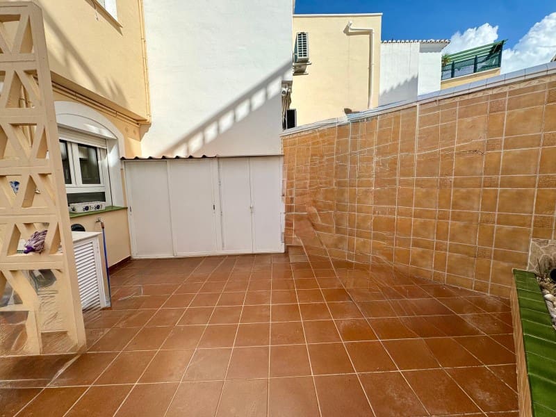 3 bedroom Villa for sale in Nerja with pool garage - € 399,000 (Ref: 10146673)