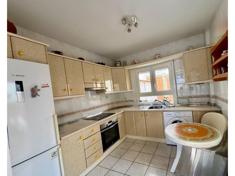 3 bedroom Villa for sale in Nerja with pool garage - € 399,000 (Ref: 10146673)