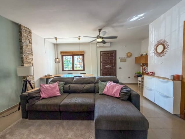 3 soverom Villa til salgs i Laguna Beach, Torrox med svømmebasseng garasje - € 375 000 (Ref: 10148453)