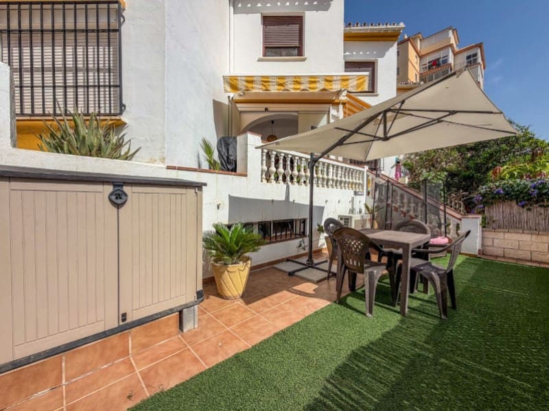 3 soverom Villa til salgs i Torrox-Costa med svømmebasseng garasje - € 375 000 (Ref: 10148453)