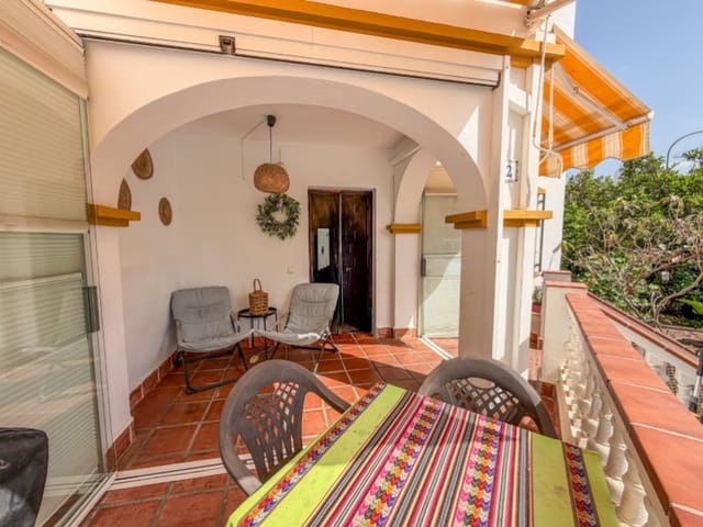 3 soverom Villa til salgs i Laguna Beach, Torrox med svømmebasseng garasje - € 375 000 (Ref: 10148453)