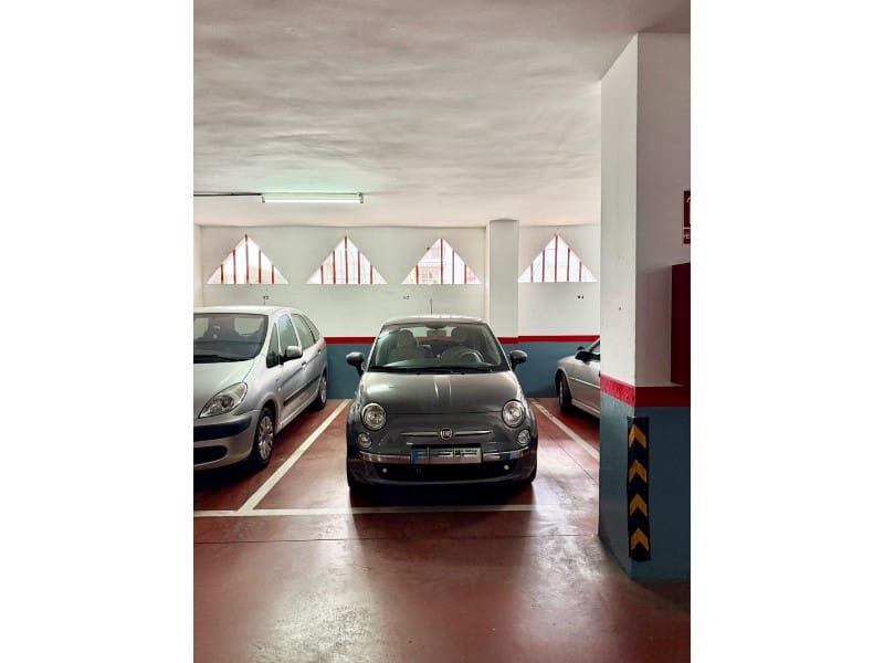 Garage til salg i Malaga by - € 45.000 (Ref: 10173787)