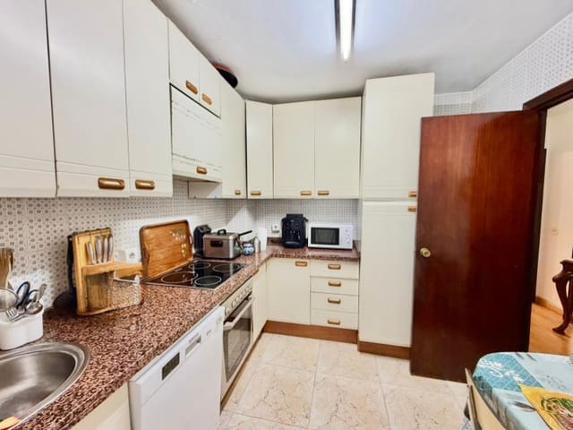 4 soveværelse Lejlighed til salg i La Princesa, Málaga by med garage - € 459.000 (Ref: 10173788)