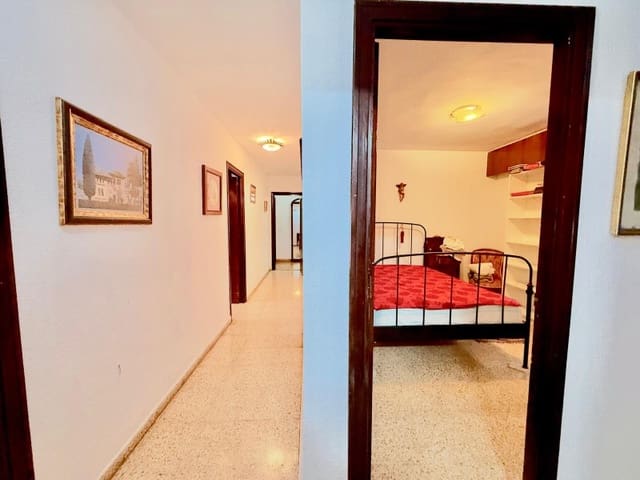 4 soveværelse Lejlighed til salg i La Princesa, Málaga by med garage - € 459.000 (Ref: 10173788)