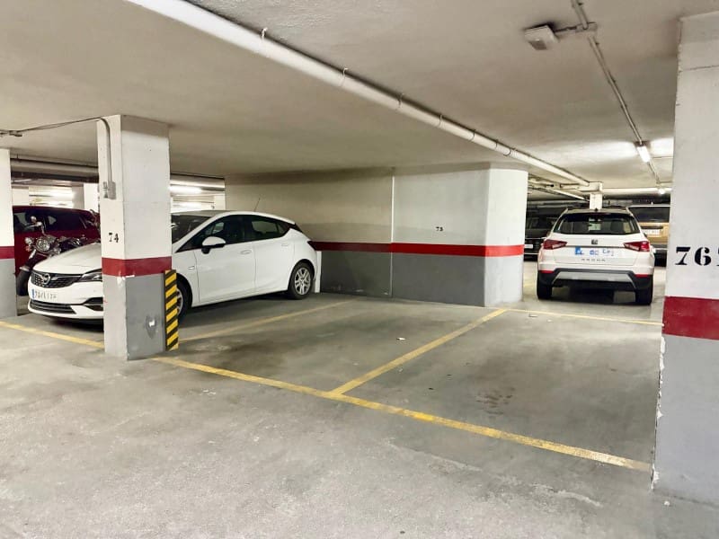 4 soveværelse Lejlighed til salg i Malaga by med garage - € 459.000 (Ref: 10173788)
