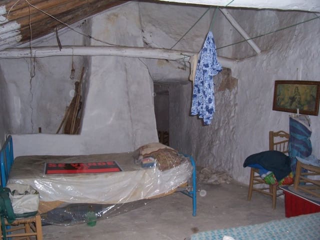 4 soveværelse Byhus til salg i Cacín med garage - € 19.000 (Ref: 1095233)