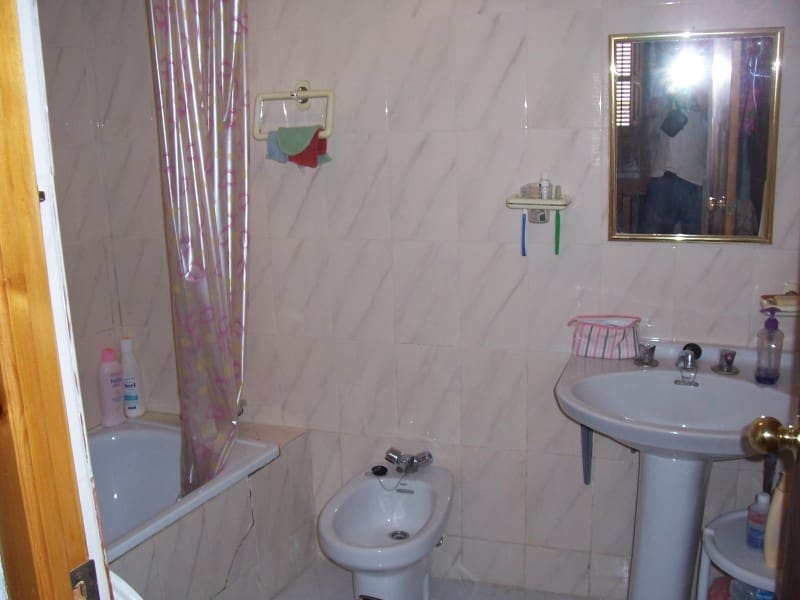 4 bedroom Townhouse for sale in Cacin with garage - € 19,000 (Ref: 1095233)