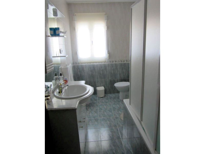 3 bedroom Townhouse for sale in Arenas del Rey with garage - € 69,000 (Ref: 1737120)