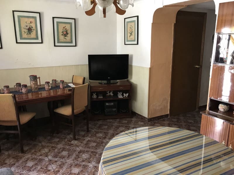 5 bedroom Townhouse for sale in Cacin with garage - € 68,000 (Ref: 4510685)