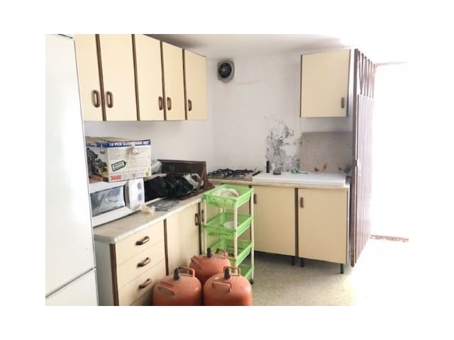 5 soveværelse Byhus til salg i Arenas del Rey - € 76.000 (Ref: 4510709)