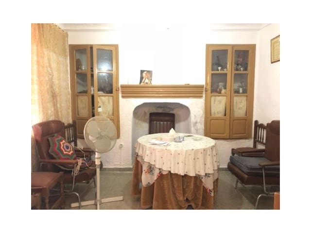 5 soveværelse Byhus til salg i Arenas del Rey - € 76.000 (Ref: 4510709)