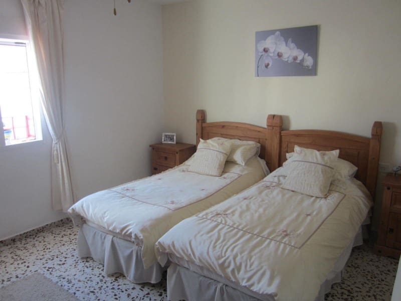 6 soveværelse Byhus til salg i Cacin - € 109.000 (Ref: 4510762)