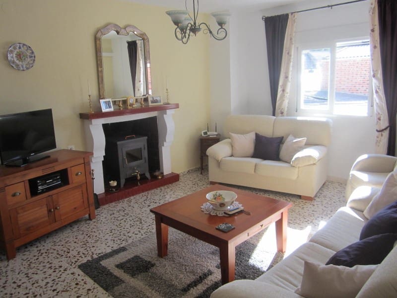 6 soveværelse Byhus til salg i Cacin - € 109.000 (Ref: 4510762)