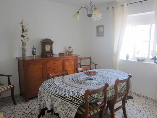 6 soveværelse Byhus til salg i Cacín - € 109.000 (Ref: 4510762)