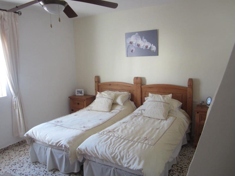 6 soveværelse Byhus til salg i Cacin - € 109.000 (Ref: 4510762)