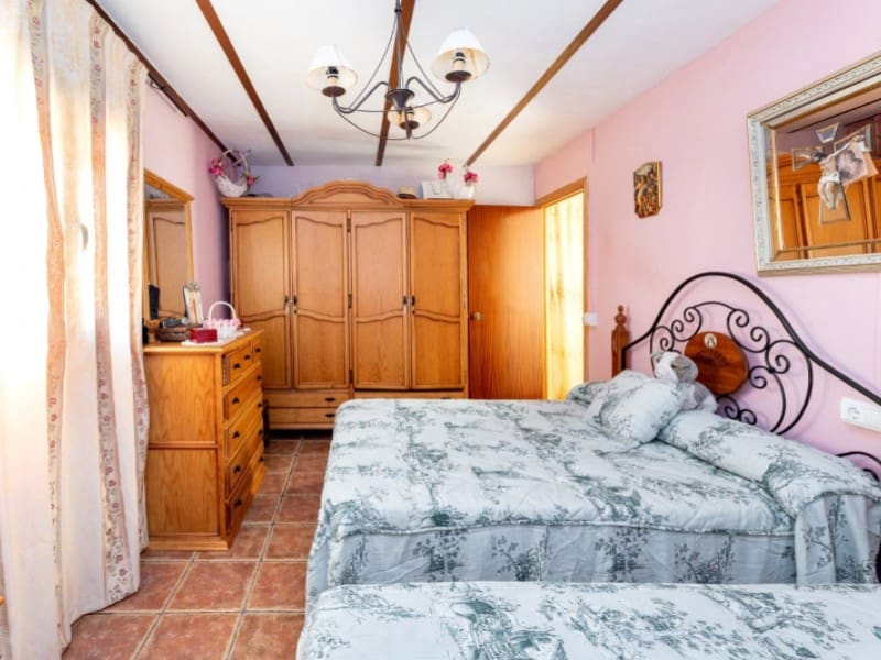 3 bedroom Townhouse for sale in Alhama de Granada with garage - € 269,000 (Ref: 4873874)