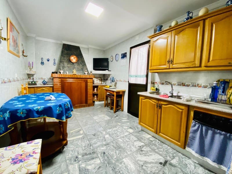 5 bedroom Townhouse for sale in Alhama de Granada - € 148,000 (Ref: 5496152)