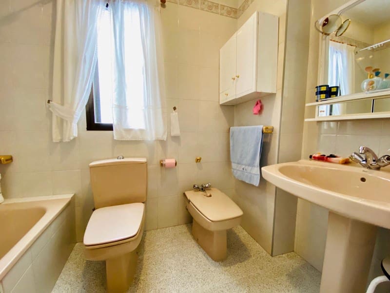 5 bedroom Townhouse for sale in Alhama de Granada - € 148,000 (Ref: 5496152)
