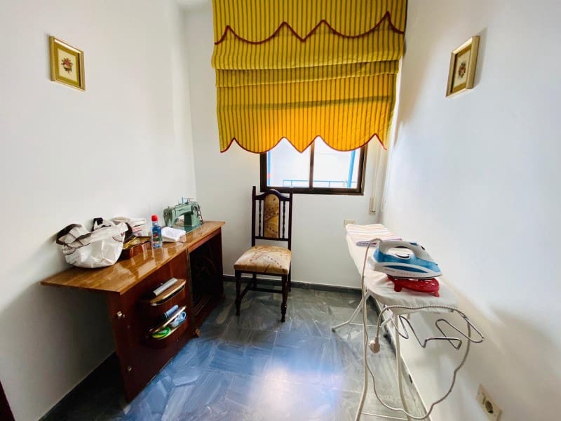5 bedroom Townhouse for sale in Alhama de Granada - € 148,000 (Ref: 5496152)