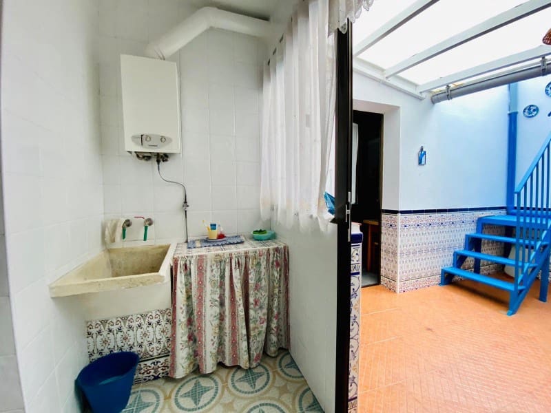 5 bedroom Townhouse for sale in Alhama de Granada - € 148,000 (Ref: 5496152)