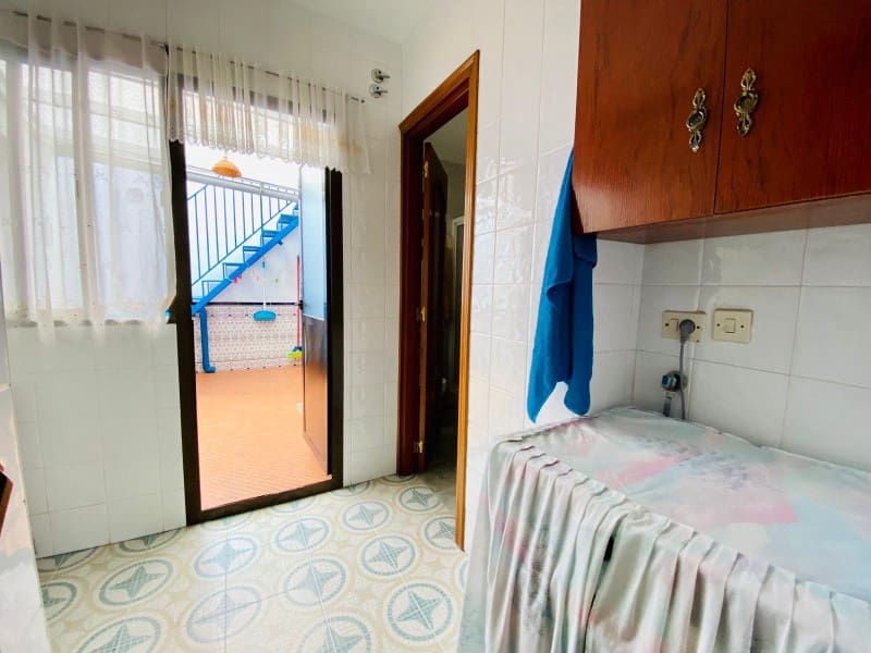 5 bedroom Townhouse for sale in Alhama de Granada - € 148,000 (Ref: 5496152)