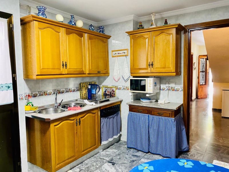 5 bedroom Townhouse for sale in Alhama de Granada - € 148,000 (Ref: 5496152)