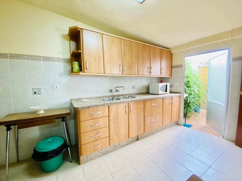 4 soveværelse Byhus til salg i Alhama de Granada med garage - € 89.000 (Ref: 6569542)