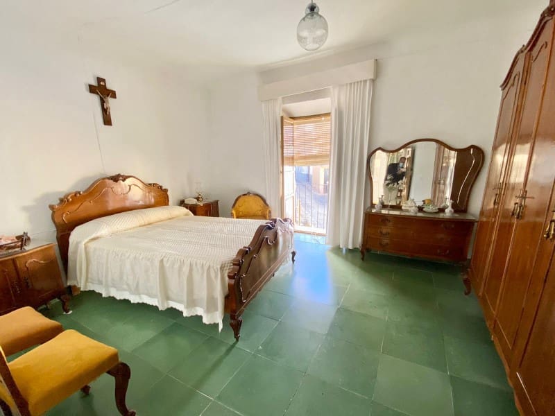 4 soveværelse Byhus til salg i Alhama de Granada med garage - € 89.000 (Ref: 6569542)