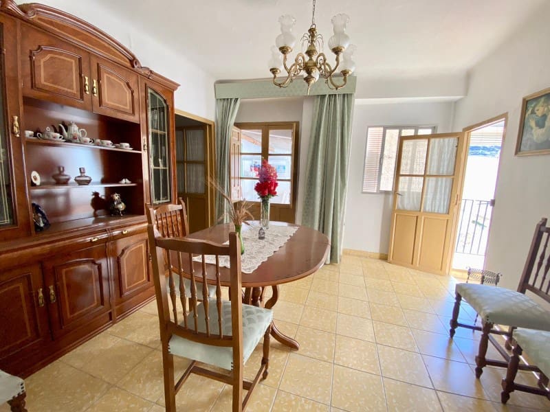 4 soveværelse Byhus til salg i Alhama de Granada med garage - € 89.000 (Ref: 6569542)