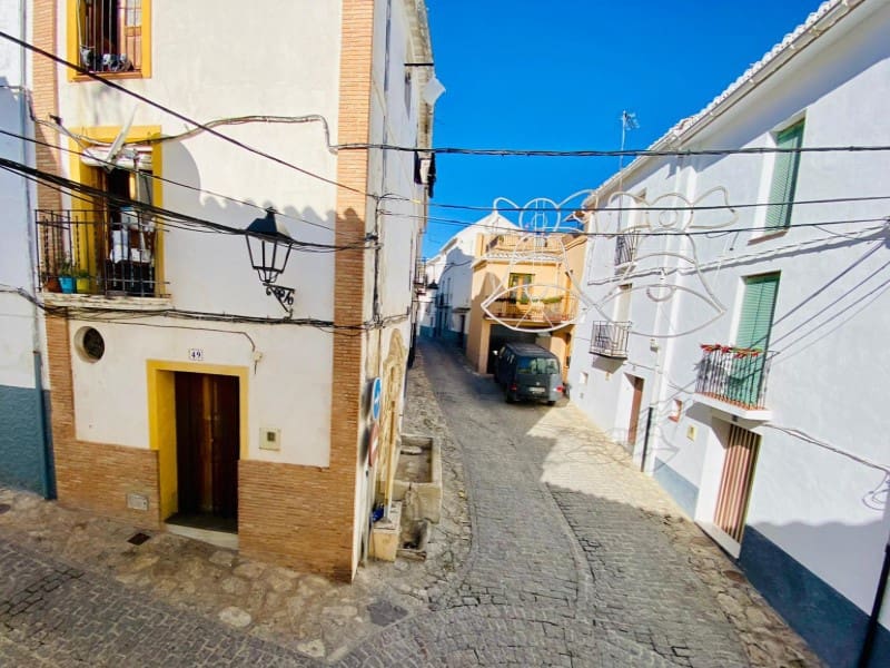 4 soveværelse Byhus til salg i Alhama de Granada med garage - € 89.000 (Ref: 6569542)