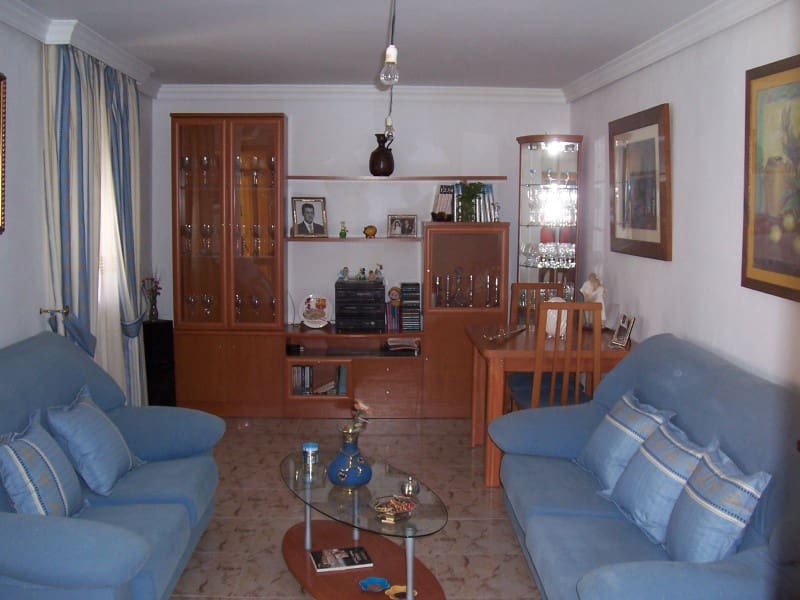 4 soveværelse Byhus til salg i Arenas del Rey - € 99.000 (Ref: 679289)